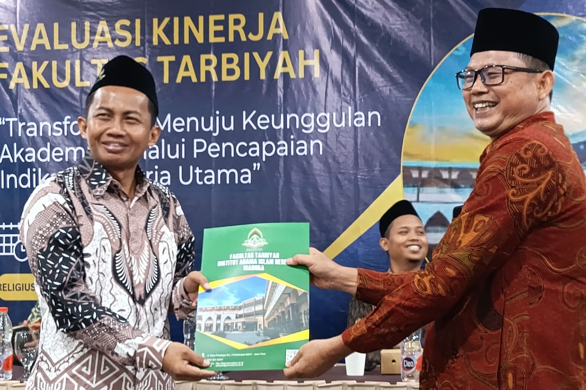 Penyerahan Laporan IKU PPG ke Fakultas Tarbiyah Berlangsung Sukses